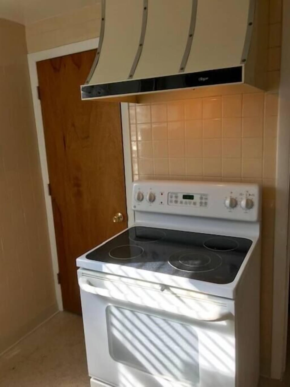 Oven for cooking