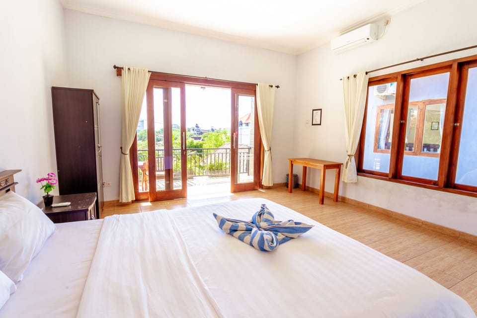 Standard Room, Non Smoking, Pool View | Desk, soundproofing, free WiFi, bed sheets