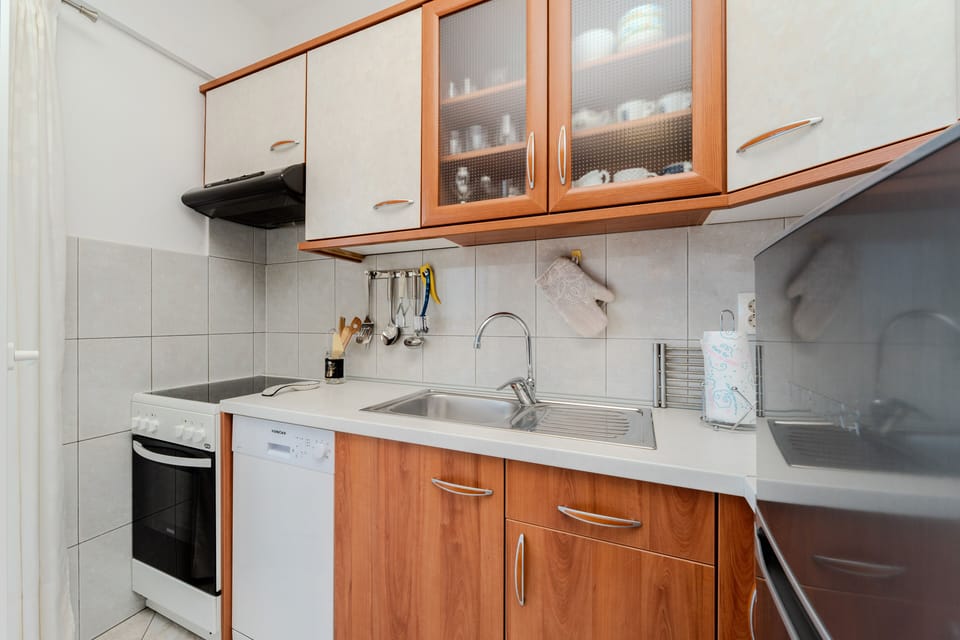 Apartment, 2 Bedrooms, Smoking, Balcony | Interior