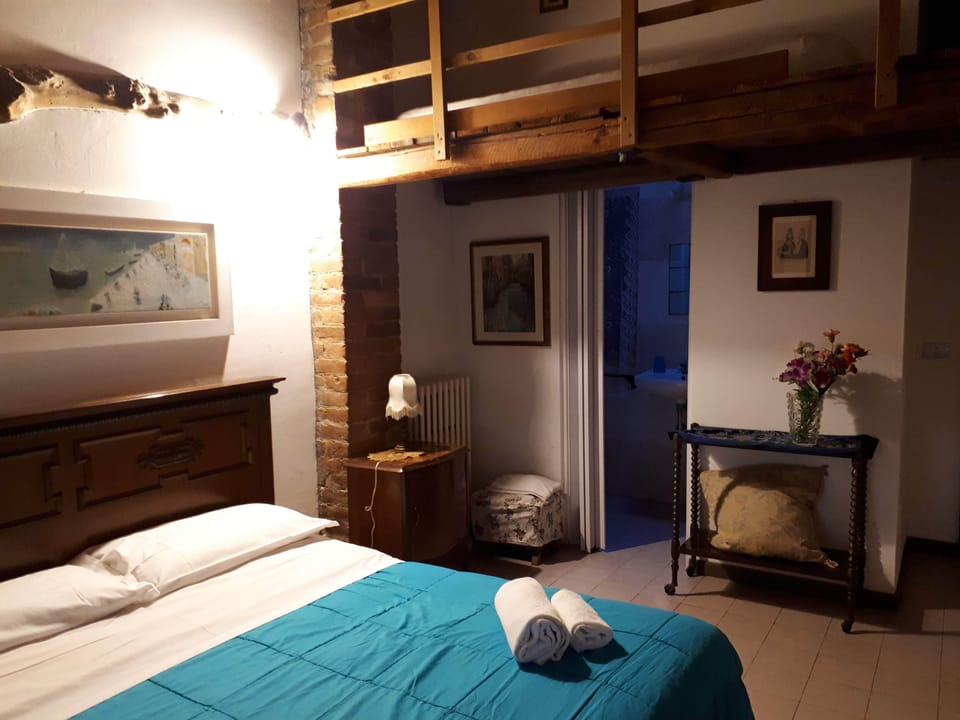 Room, 3 Bedrooms, Smoking, Patio | 3 bedrooms