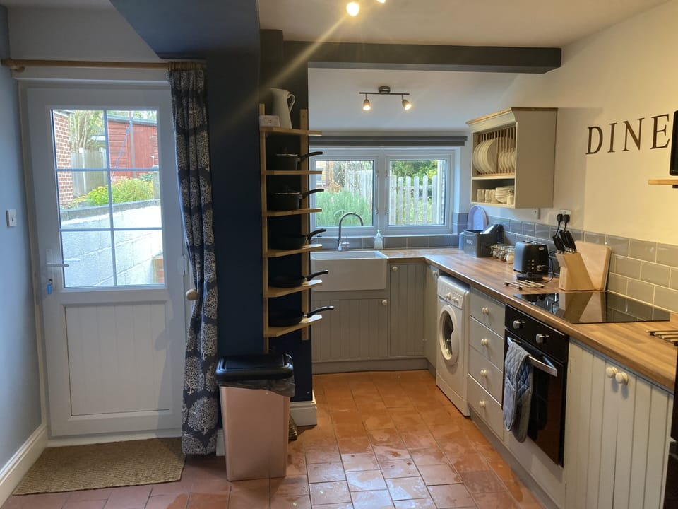 Comfort Cottage, Private Bathroom | Shared kitchen