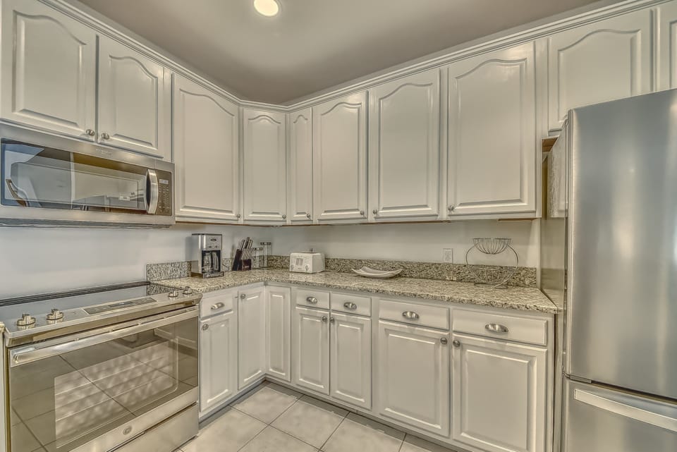 + Dishwasher detergent, sponge and cleaning cloth
+ Kitchen towel
+ Trash bags
+ Starter roll of paper towels