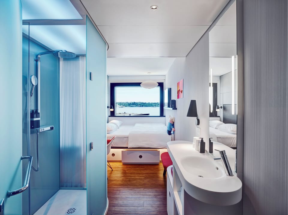 Premium Room, 1 King Bed (View) | Premium bedding, down comforters, pillowtop beds, in-room safe