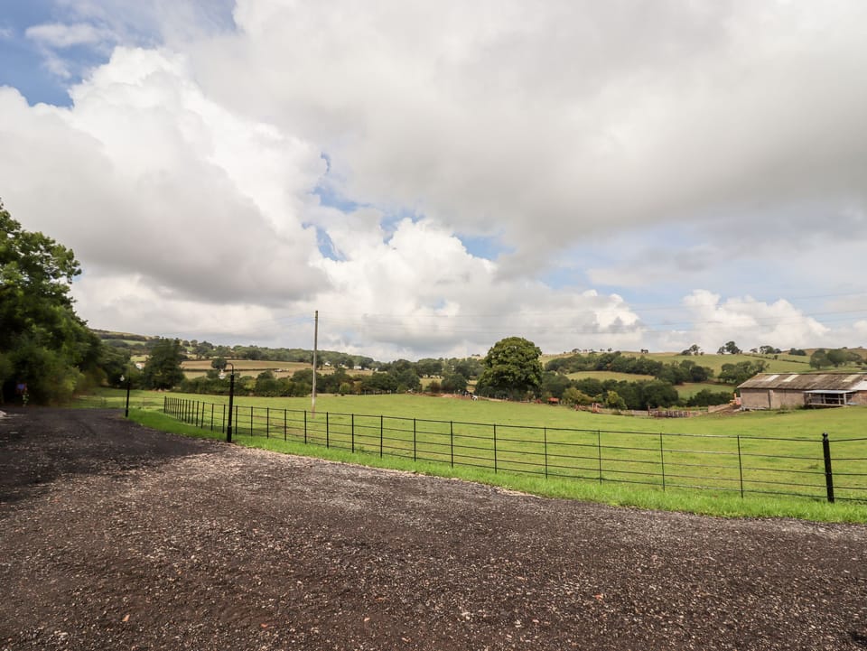 Cottage | Sport court