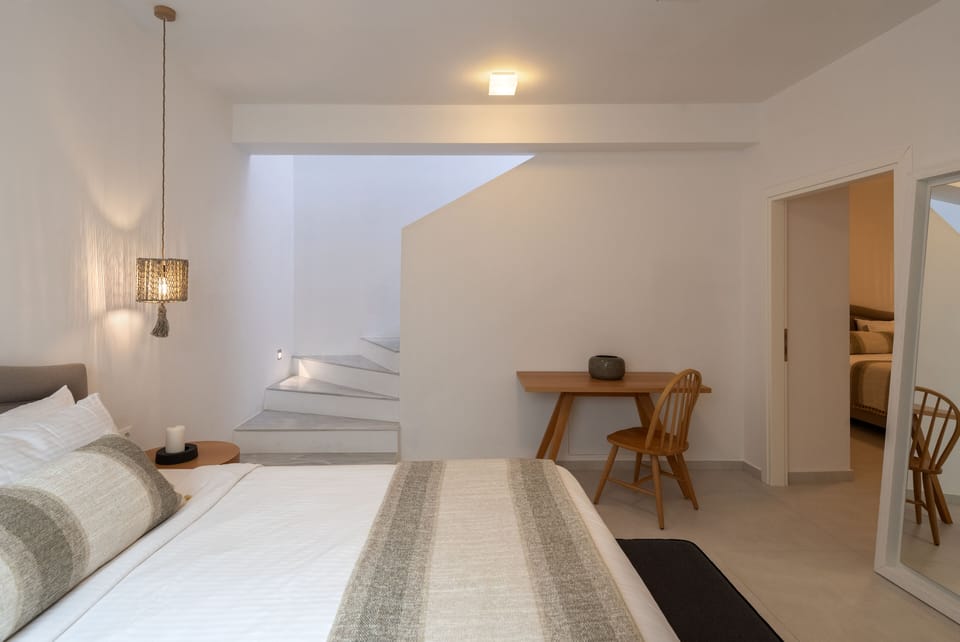 Deluxe Apartment Private Pool with Sea View | In-room safe, soundproofing, WiFi (free), bed sheets