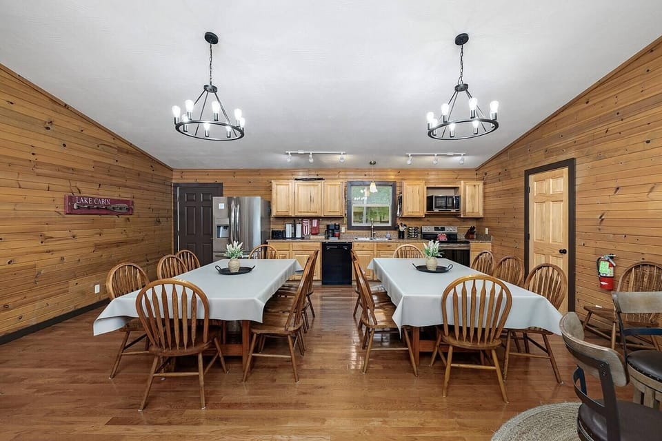 Open space for your group to gather and eat together. 