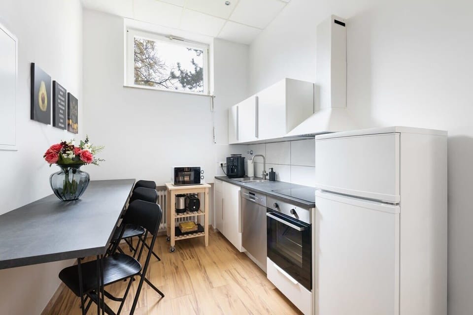 fully equipped kitchen with Fridge & Freezer