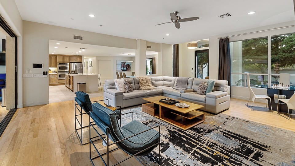 Open living space with luxury and warmth, ideal for gathering after sun.