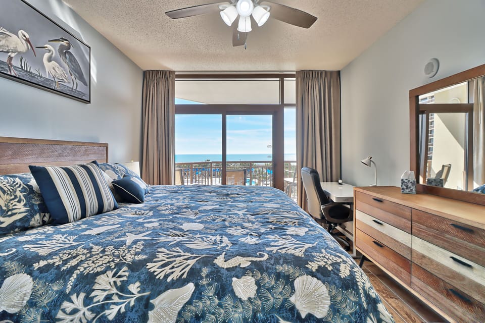 Master Bedroom Direct Ocean Views Balcony - Amazing