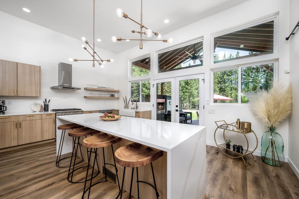 Kitchen Island / Eating Bar