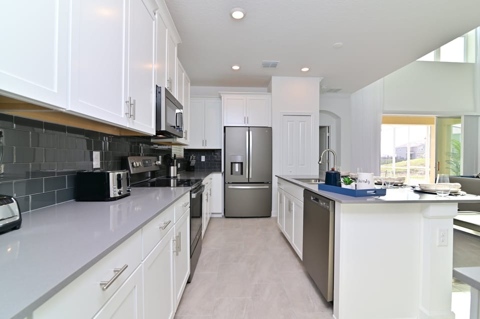 Kitchen 2.JPG