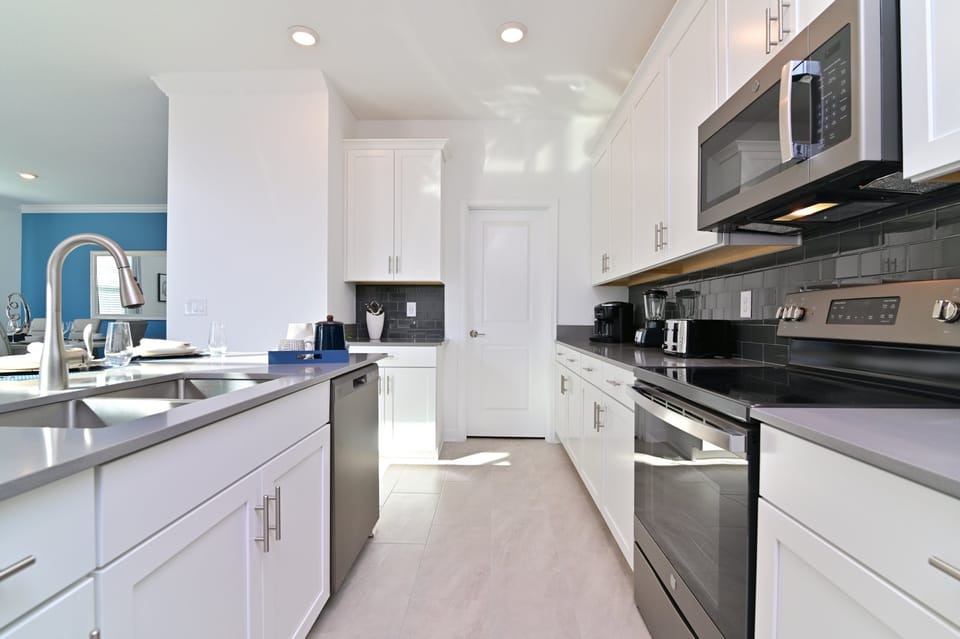 Kitchen 1.JPG