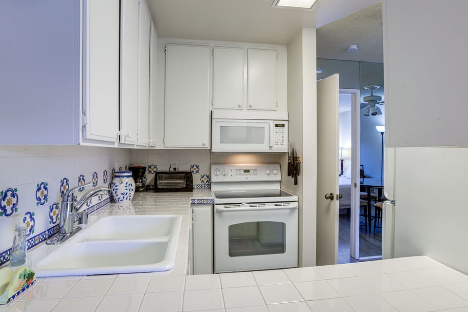 Kitchen | Fully Equipped | Basic Cook Essentials | Toaster | Drip Coffee Maker