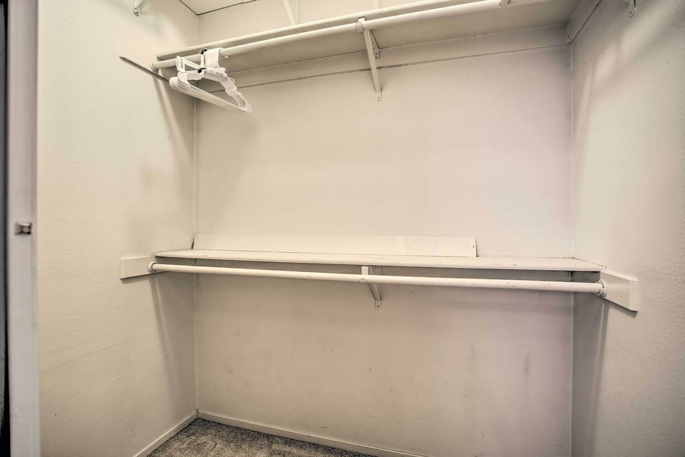 Bedroom | Closet w/ Hangers