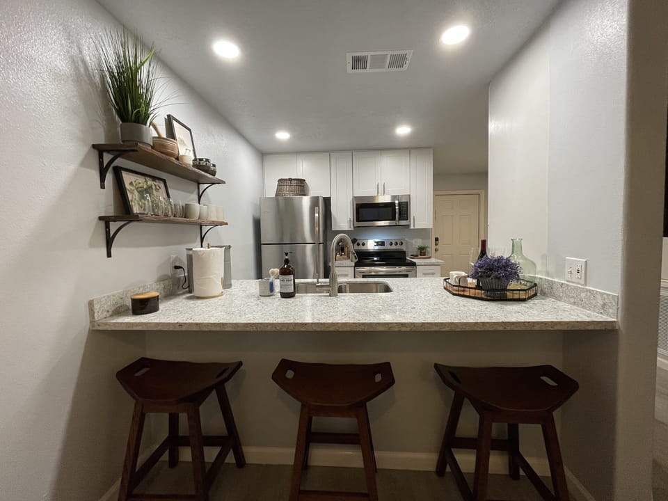 Kitchen bar area 