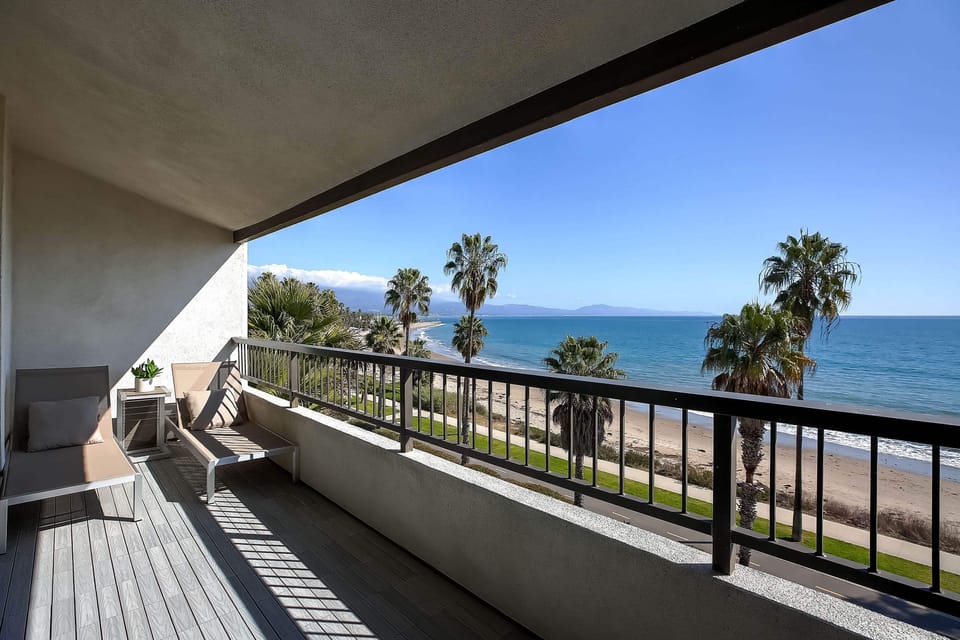 Beachfront with views of the harbor and Leadbetter Beach. Relax on the loungers on the 2nd floor patio.
