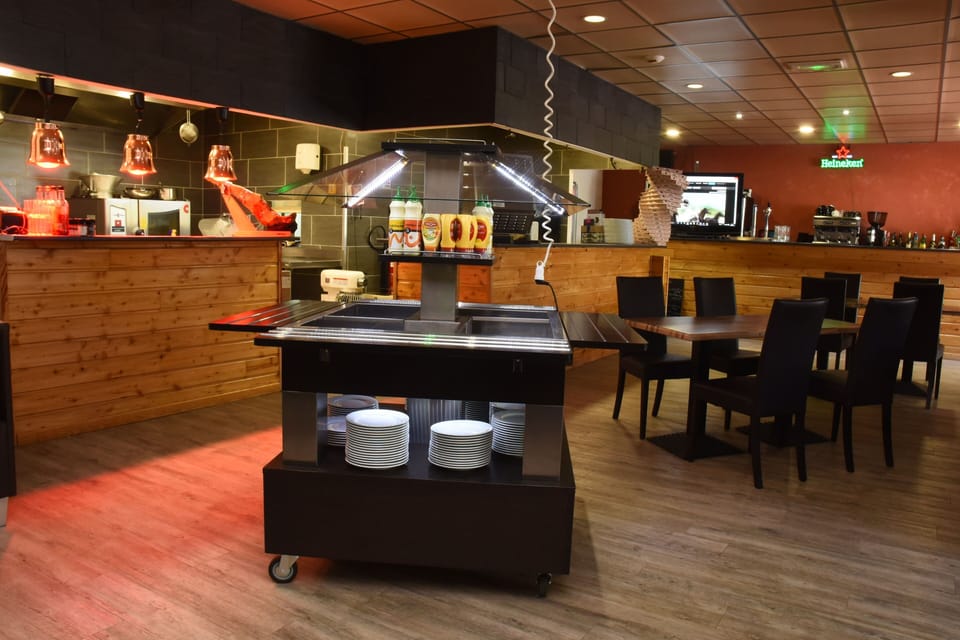 Enjoy the breakfast service.
