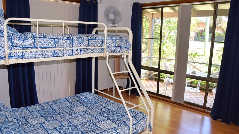 Second bedroom.