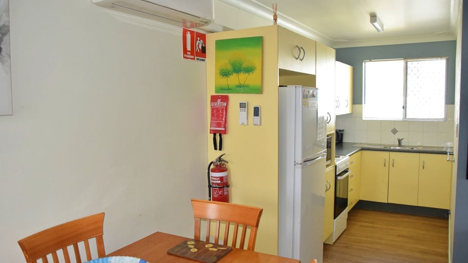 Kitchen and dining area.