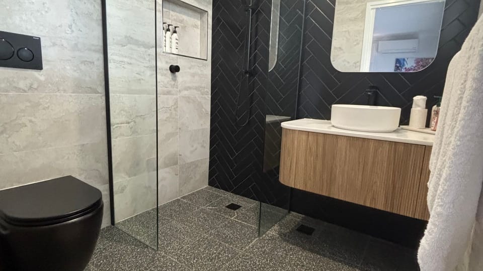 Master ensuite. 