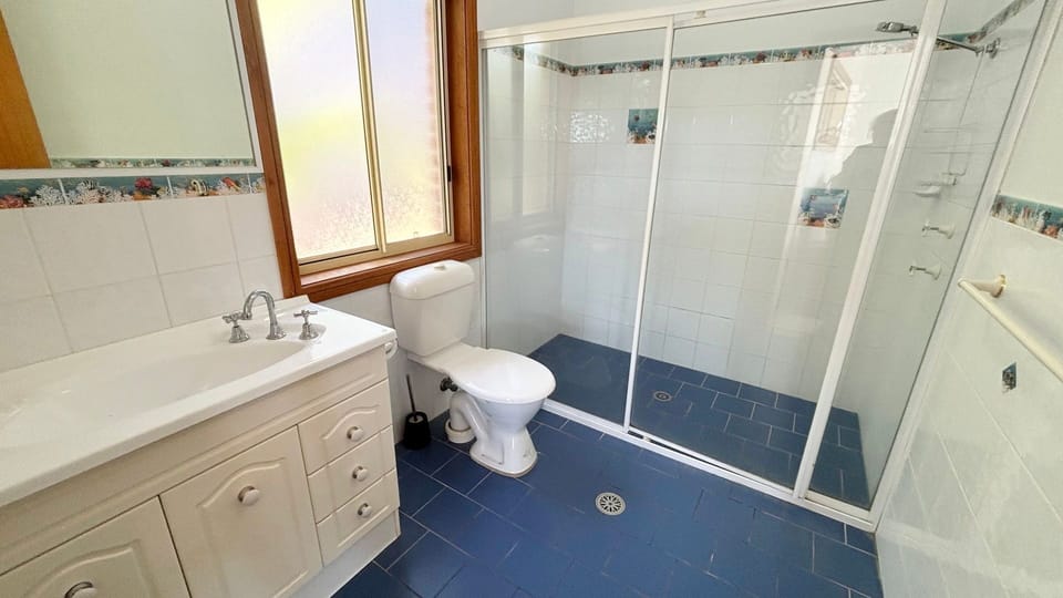 Master ensuite. 