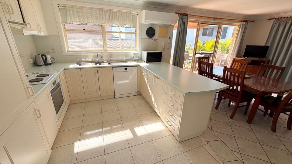 Kitchen and dining area. 