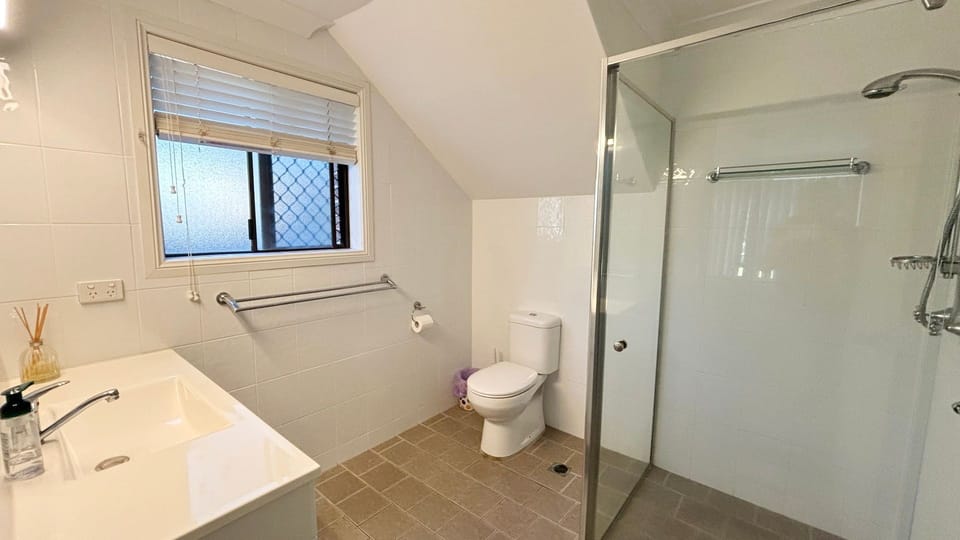 Master ensuite. 