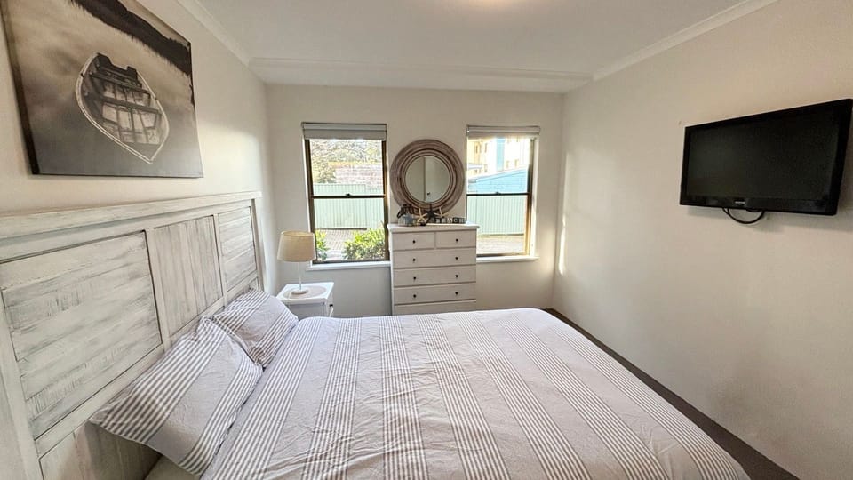 Main bedroom. 
