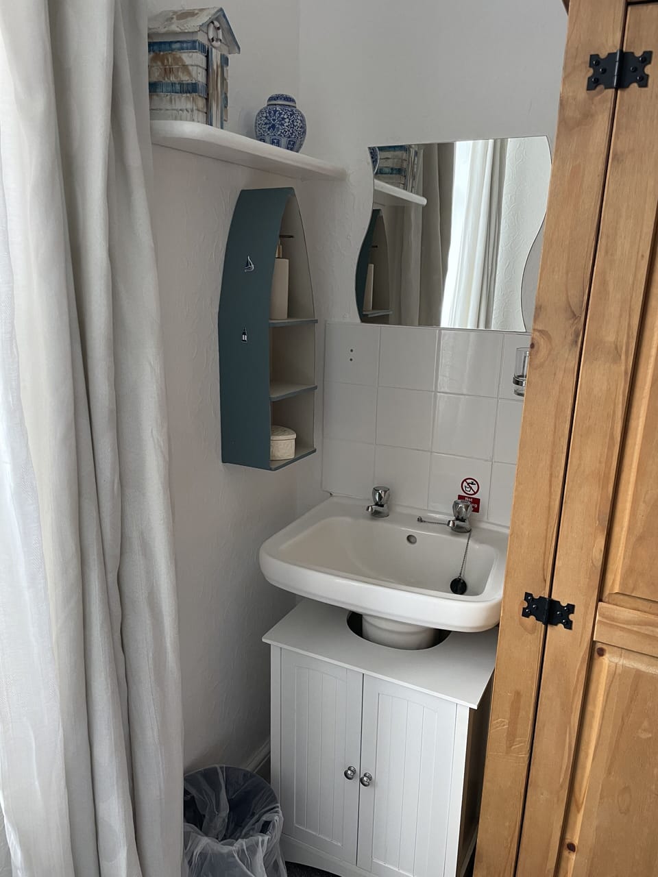 Single Room, Shared Bathroom (Room 7, 2nd Floor)