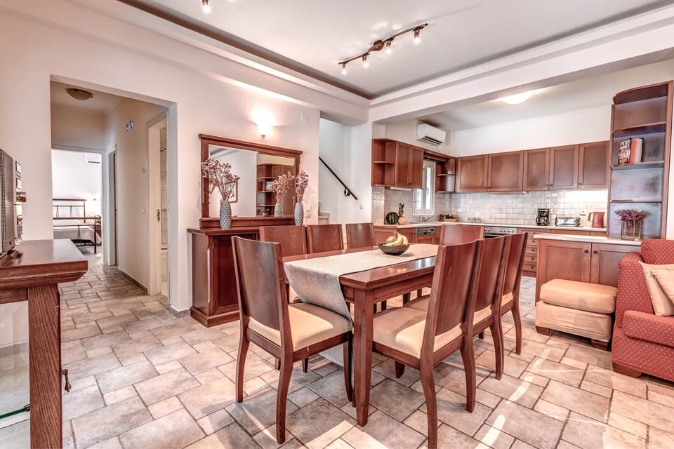 Luxury Villa, Private Bathroom (Villa Anna) | Restaurant