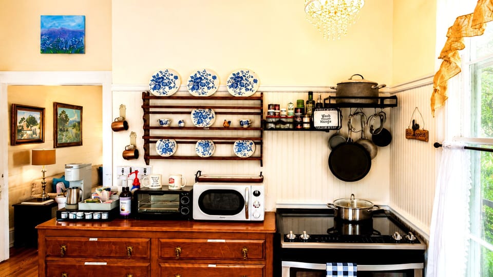 Keurig and K cups, cast iron pans, and a stainless range/oven. Bon Appétit.
