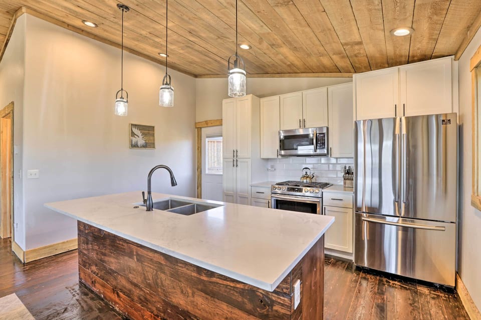 Fully Equipped Kitchen | Cooking Basics Provided