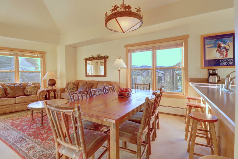 Condo, 3 Bedrooms | Dining