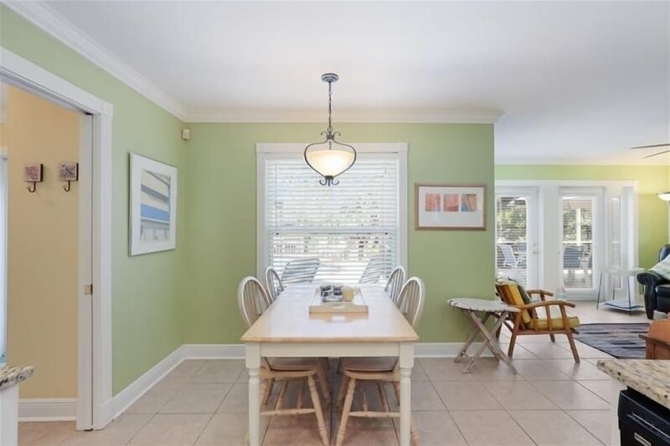 House, 2 Bedrooms | Dining
