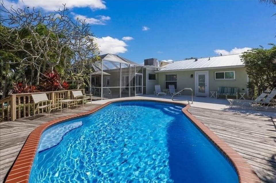 House, 2 Bedrooms | Pool