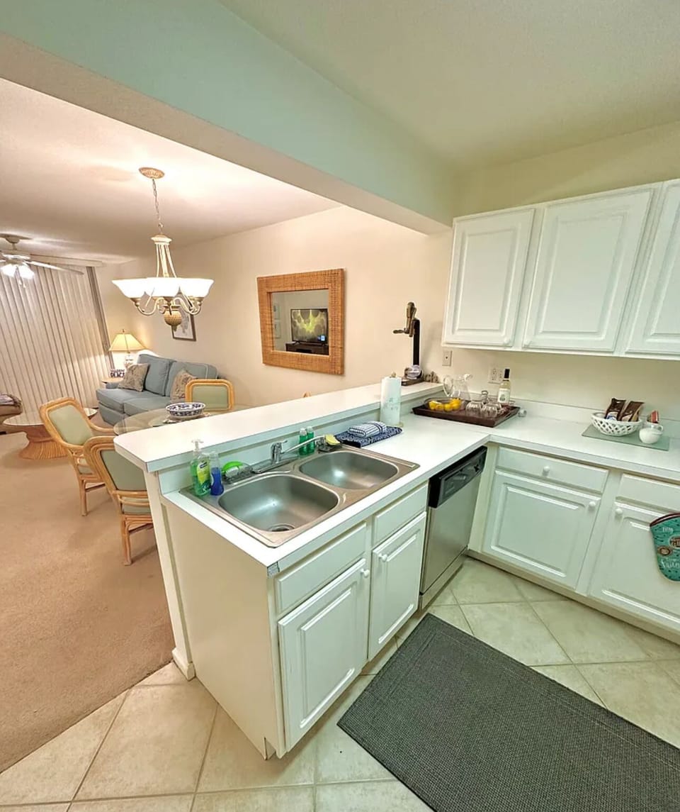 Fully equipped open kitchen