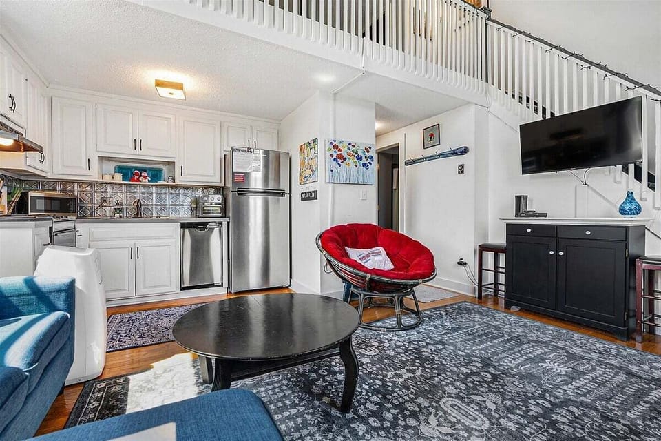 Living/kitchen area