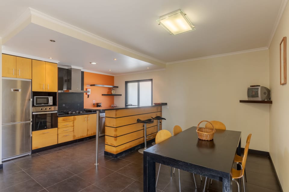 Room | Private kitchen | Fridge, microwave, oven, dishwasher