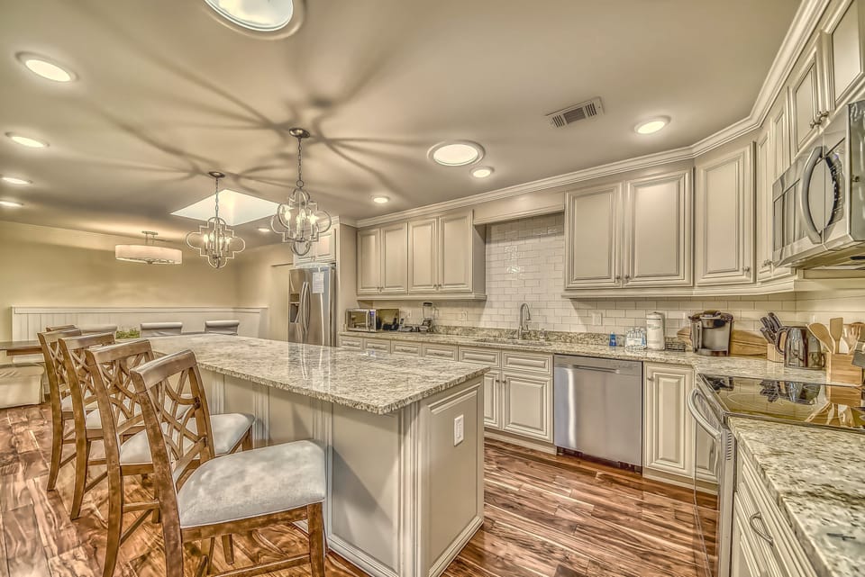 Kitchen Island with Seating for 4