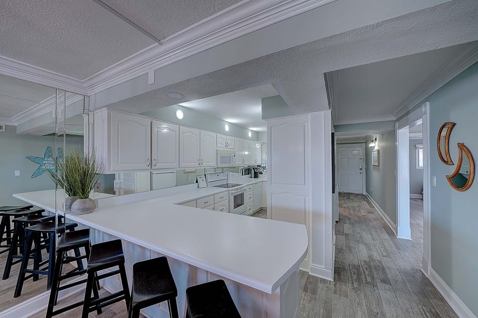 Full kitchen