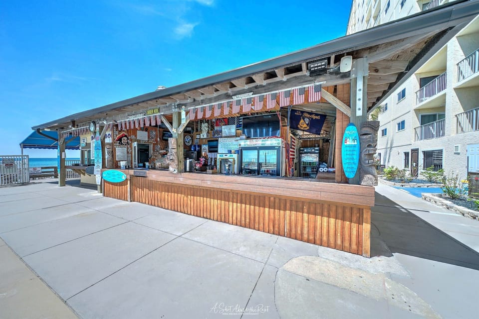 Best Tiki Bar on the Beach