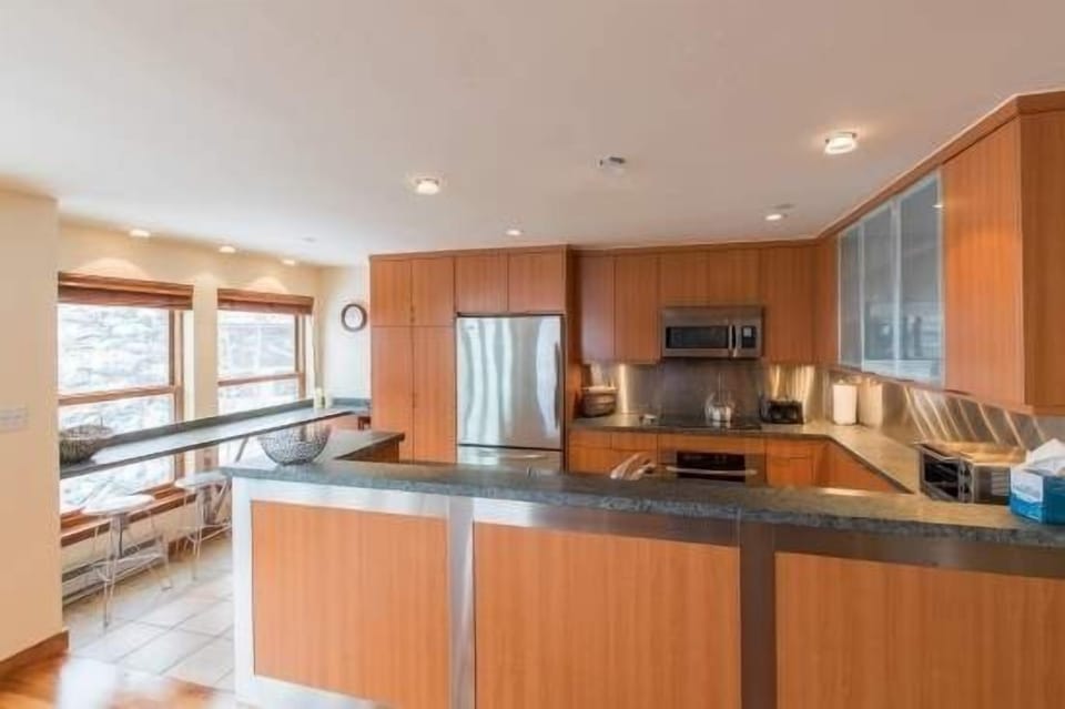 Condo, 3 Bedrooms | Private kitchen | Coffee/tea maker, fridge, oven, toaster