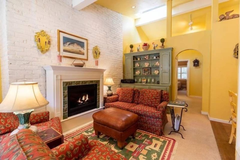 Condo, 2 Bedrooms | Interior