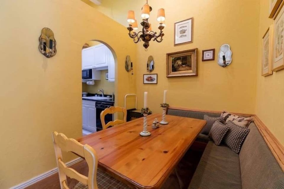 Condo, 2 Bedrooms | Dining