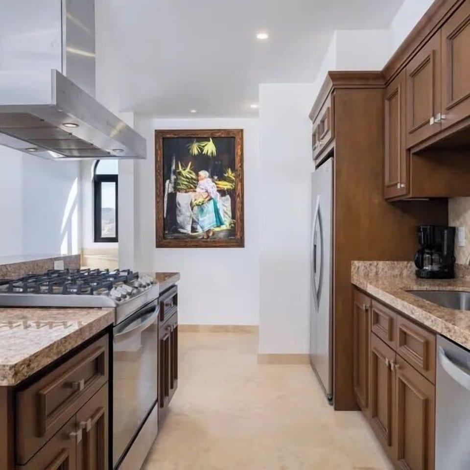 Stainless steel high end appliances, fully stocked kitchen, all major appliances and water filtration system throughout the Villa