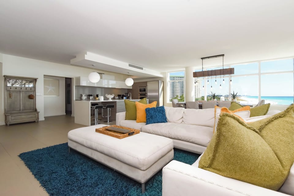 1900 Ninety Eight 401 - Living Area