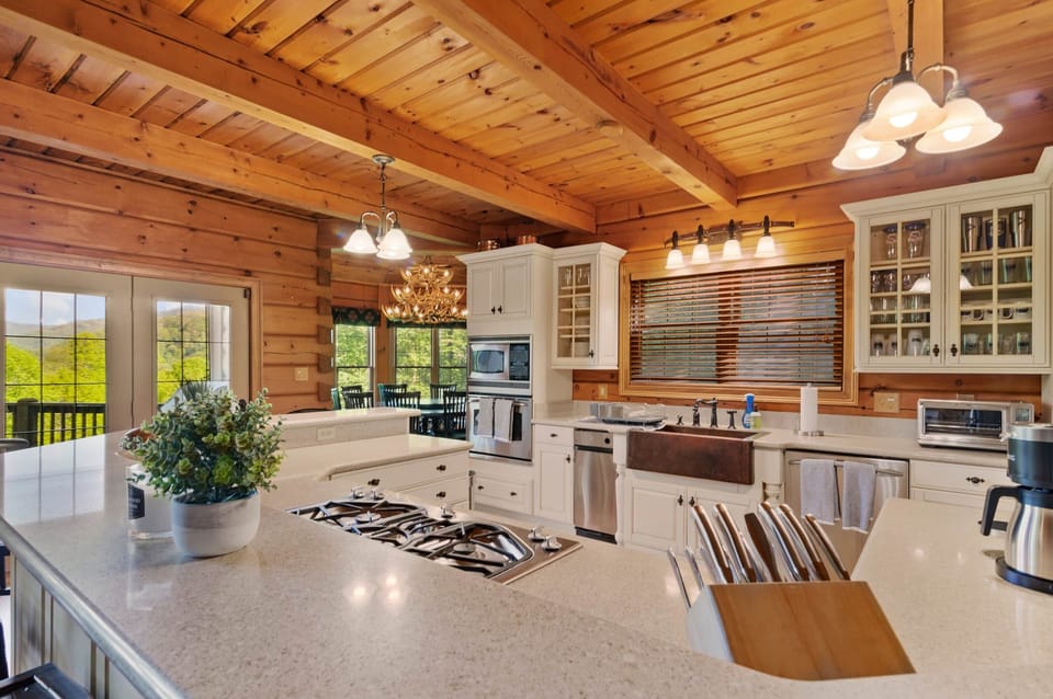 Sweetwater Lodge Kitchen 2