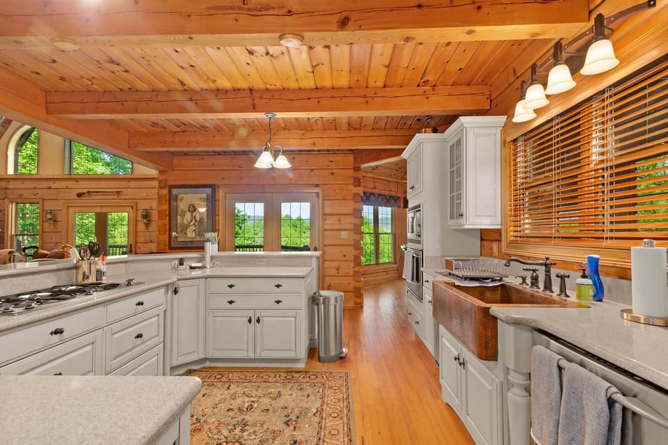 Sweetwater Lodge Kitchen 1