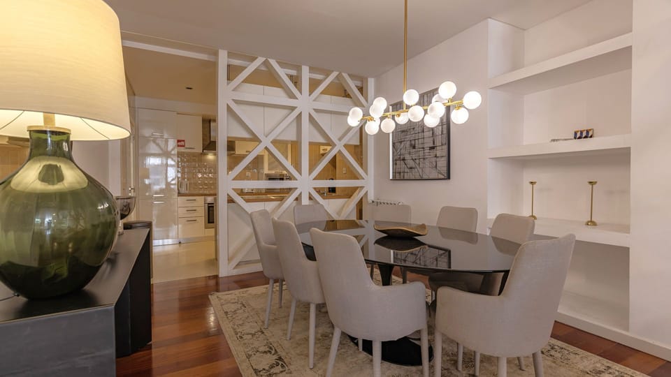 A spacious dining area that fits all guests.
#comfort #portugal #pt #lisbon