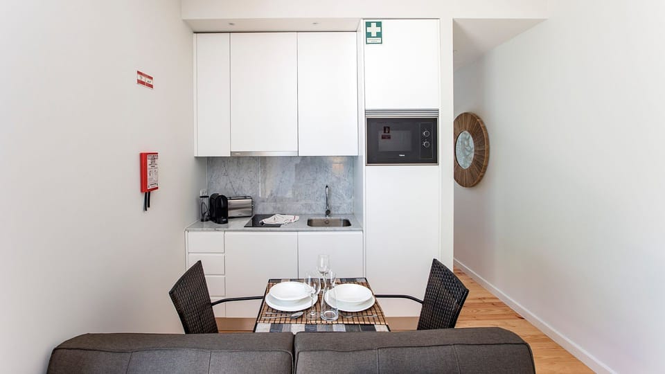 Modern Kitchenette and dining area. #porto #airbnb